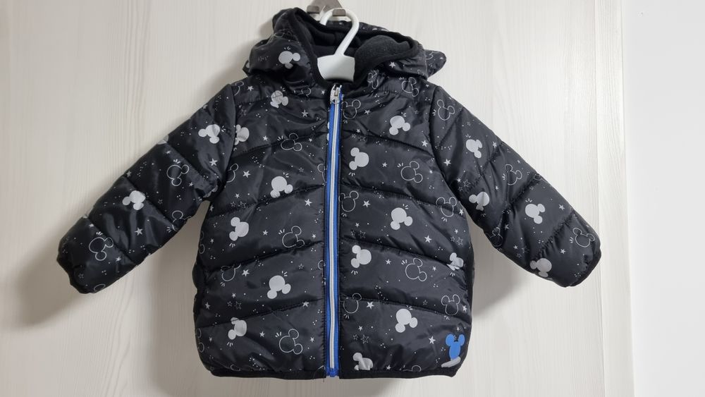 Geacă Mickey Mouse și pantaloni de zăpadă