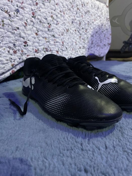 Vand ghete puma cu crampoane marimea 37