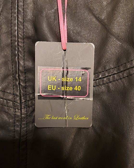 Rochie NOUĂ din piele naturală, midi, fara mâneci, cambrată