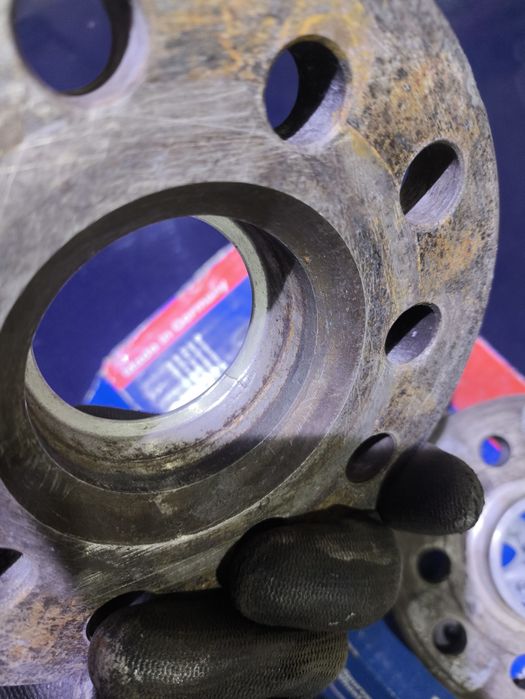 Тунинг фланци H&R 2x15 мм 2055571B за моделите от Wv grup