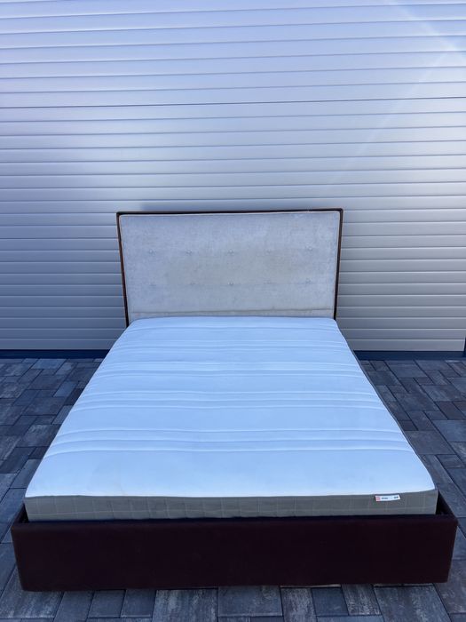 Pat Dormitor Tapitat • Boxspring 1,60 x 2,00 Impecabil