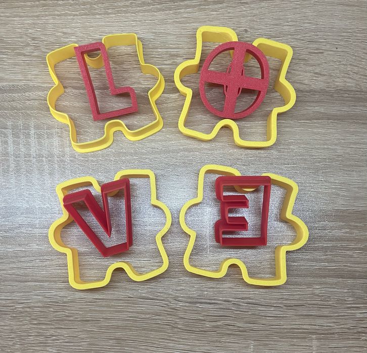 LOVE резци за сладки