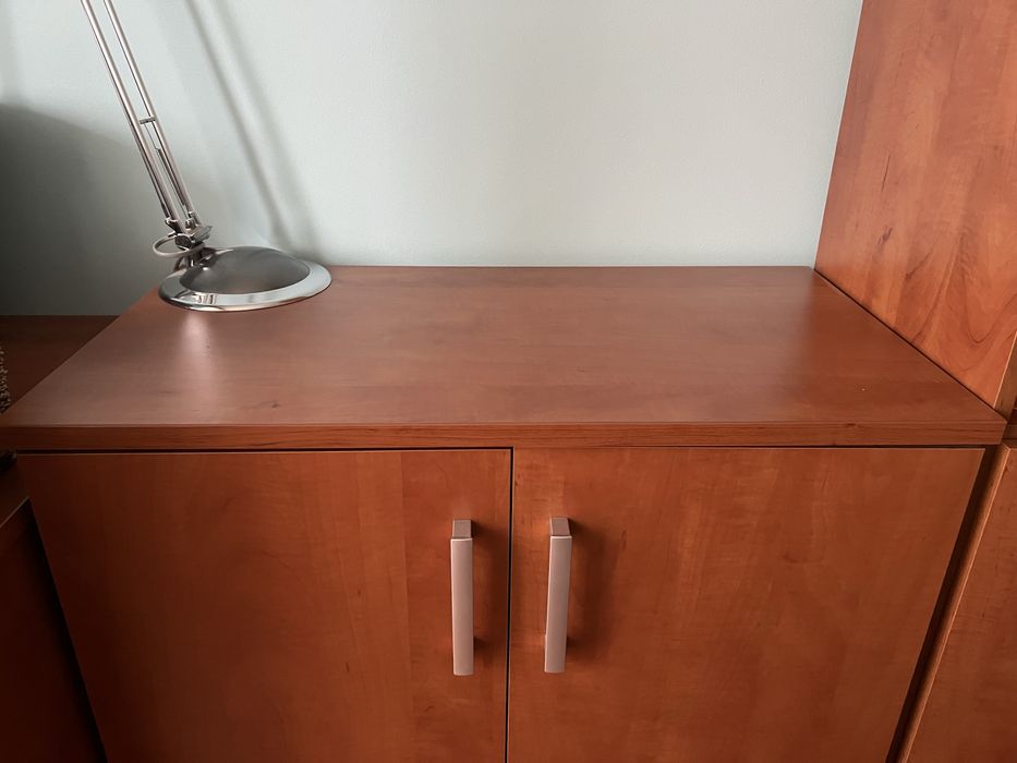 2бр. Шкафове за офис