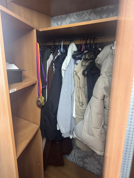 Продам шкаф угловой