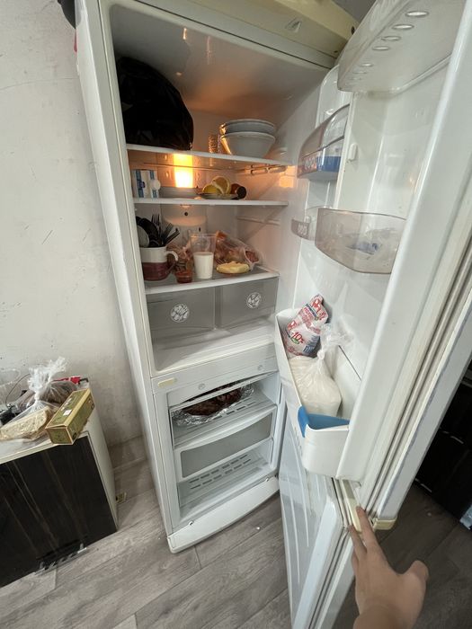 Продам холодильник