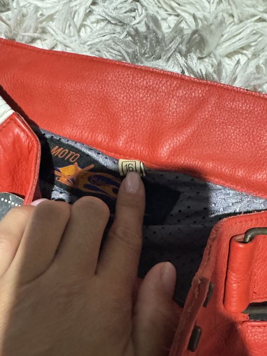 Pantaloni moto de piele