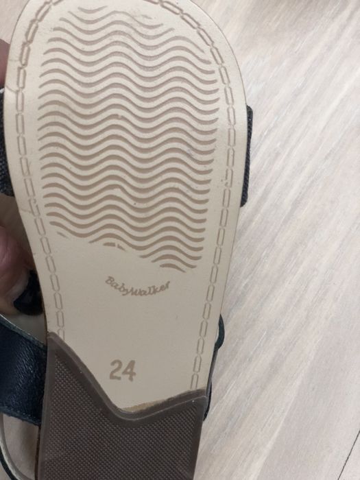 ЧИСТО НОВИ УНИКАЛНИ сандали BabyWalker 24 номер естествена кожа