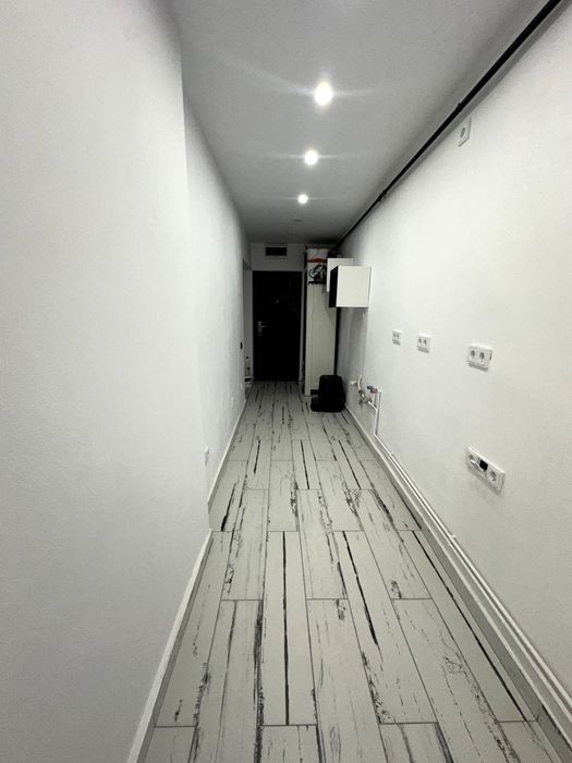 Se vinde garsonieră modernă, complet renovată de la 0, situată într-o zonă foarte liniștită din Blaj – Câmpia Libertății (G3, etaj 1).