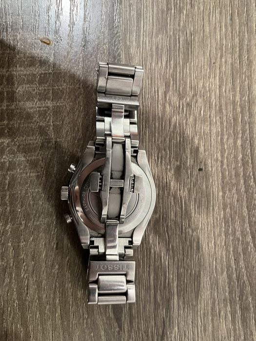 Продам часы tissot
