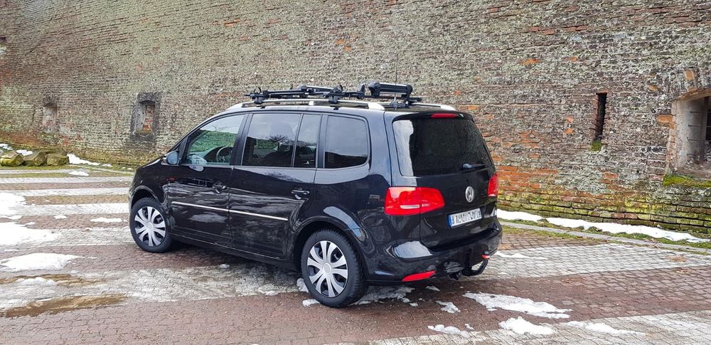 OFERTA.       VW Touran 2011 2.0 tdi 140 cp