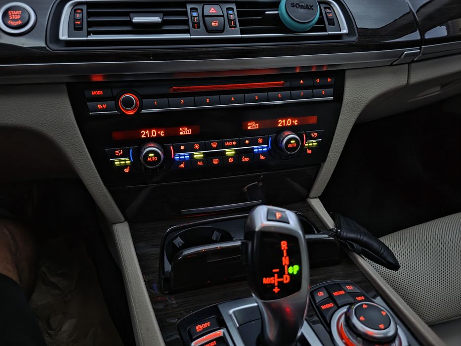 Bmw 740d x-drive 5 butoane 2011