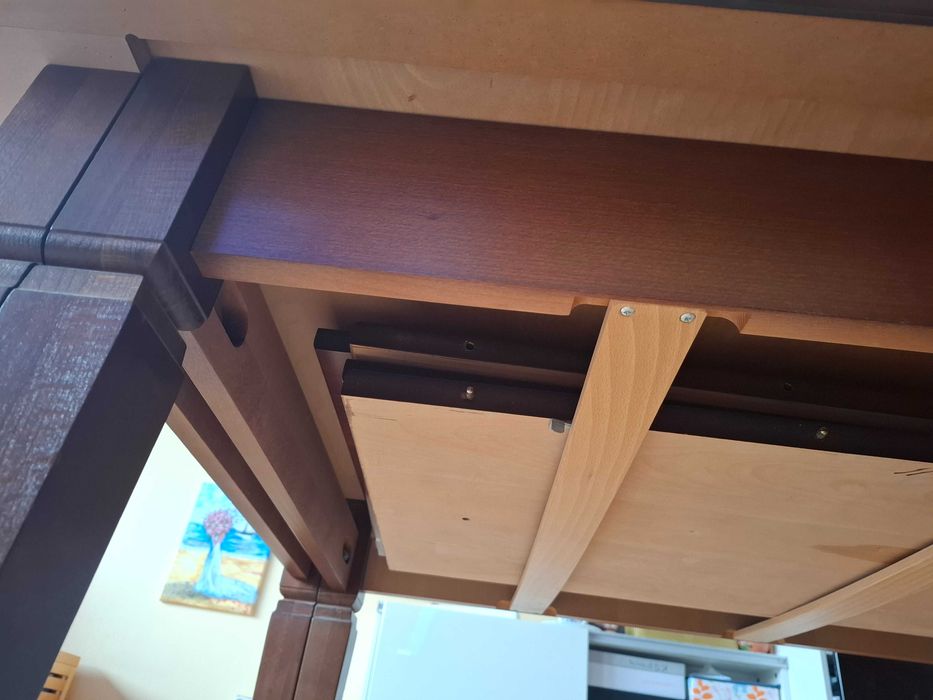 Продавам масивна луксозна маса за трапезария