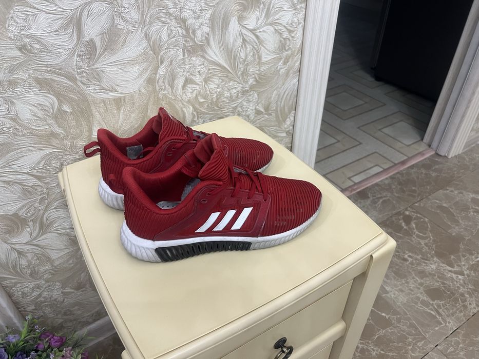 Продам кроссовки