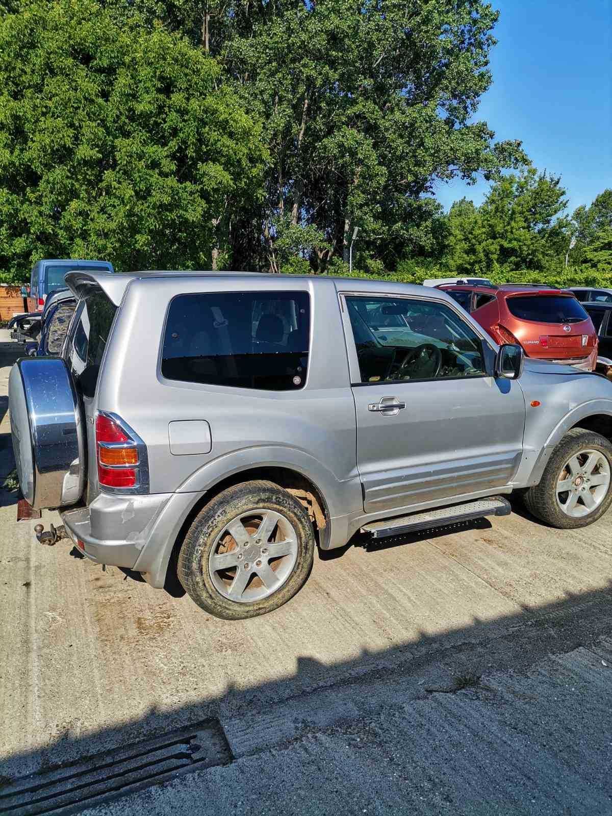 Мицубиши паджеро 3 3,5 бензин 203 к.с за части гр. Силистра Център • OLX.bg