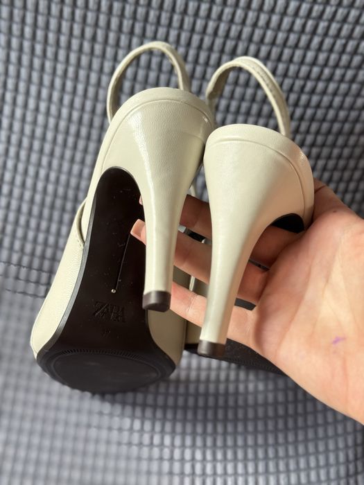Кожени обувки на ток ZARA 36, 37 размер