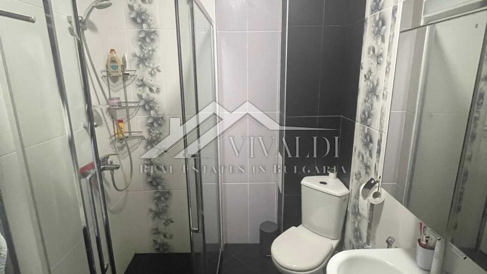 Дава се под наем Тристаен апартамент в к.к. Св.Св. Константин и Елена - 110 кв.м за 800 € - Снимка #7