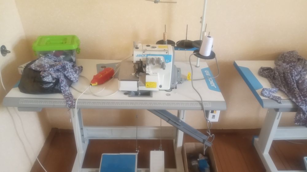 Jack tikuv mashinasi