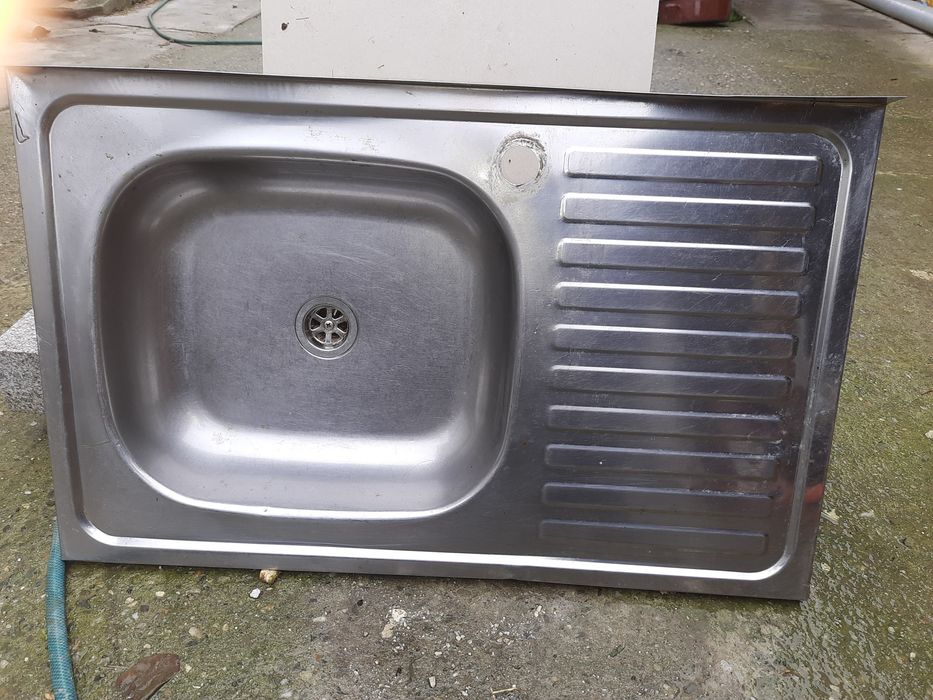 chiuveta din tabla cu tot sifon si evacuare