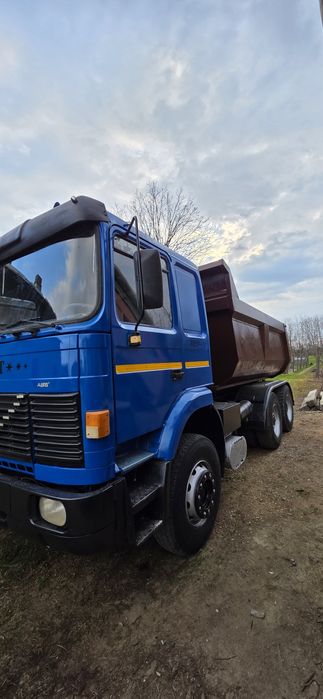 Vând autobasculanta 6x4 motor renault 385 cai