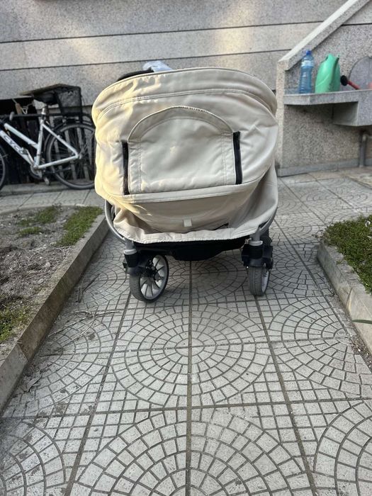Продавам количка за близнаци