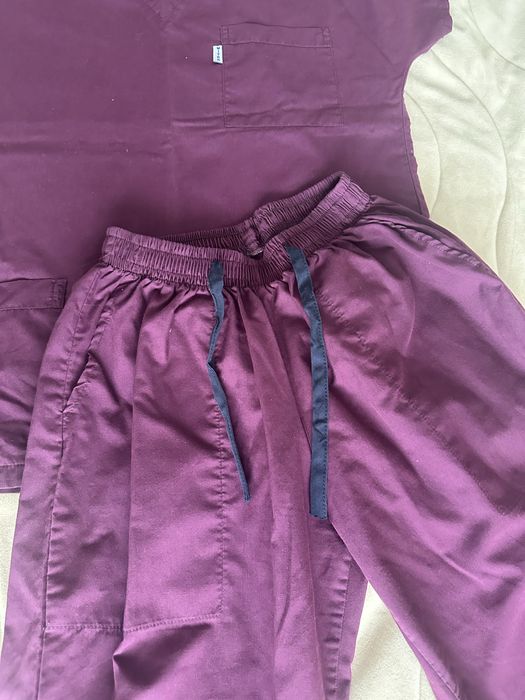 Дамски лилав медицински екип