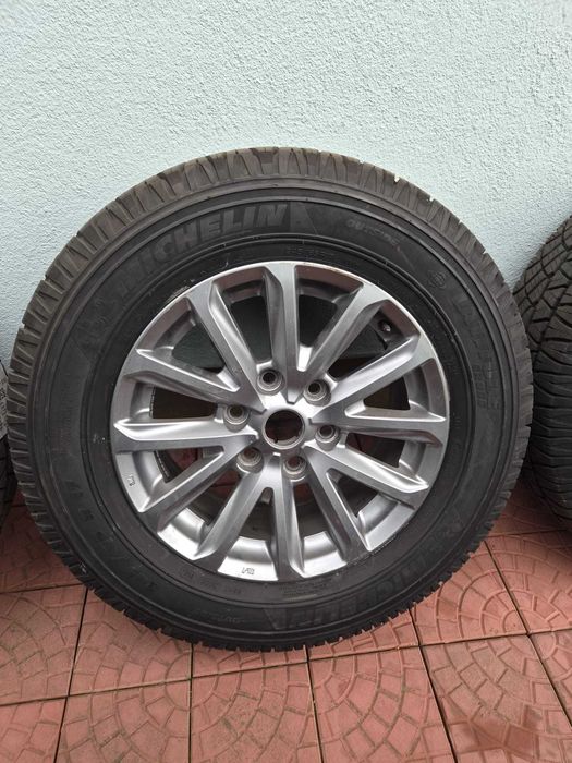 Roti Mitsubishi L200