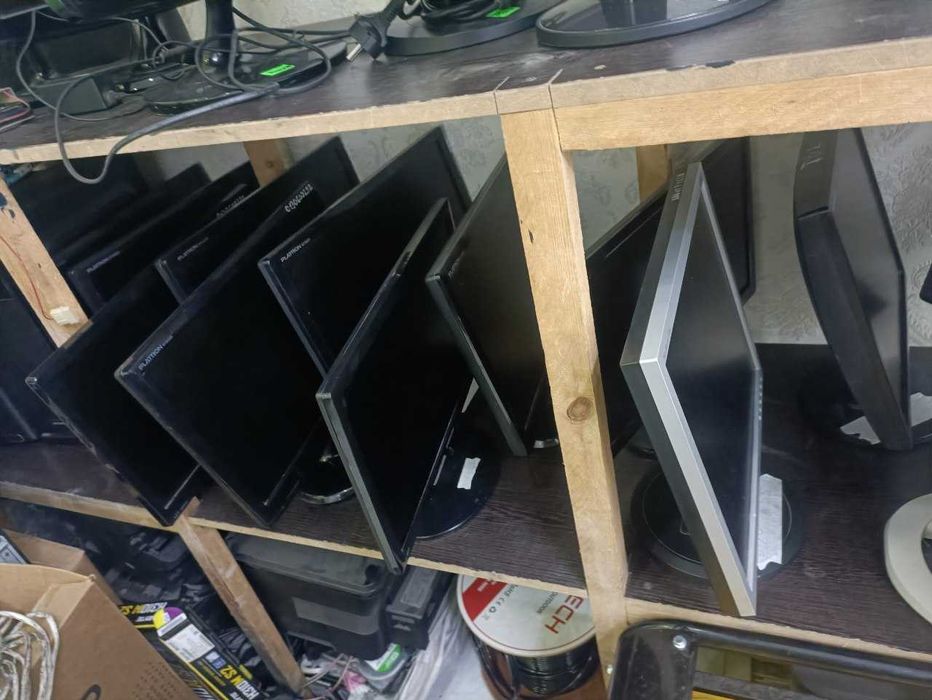 Компьютерные монитор 19 в количестве