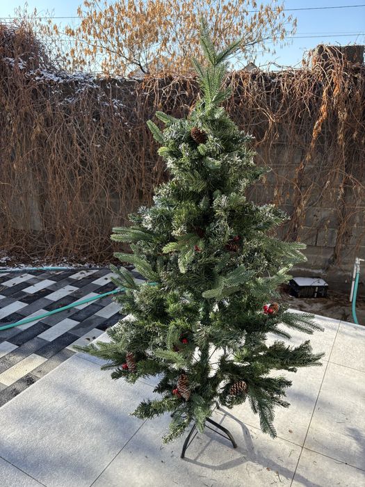 Елка искуственная