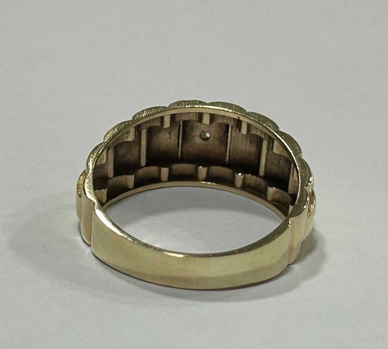 Златен пръстен 14 к 585/5,45 гр.