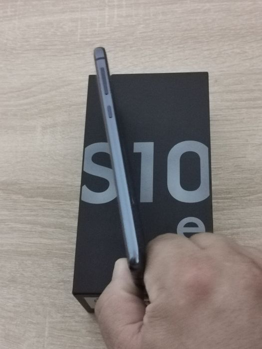 Samsung Galaxy S10e
