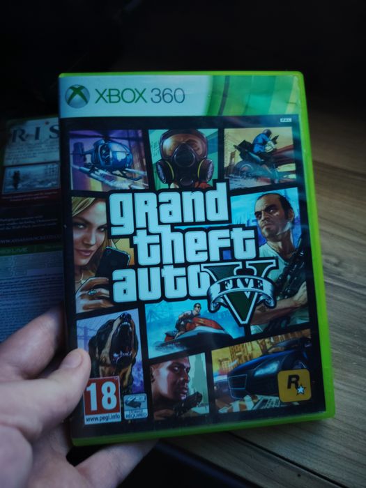 vand GTA 5 și asasin creed 3(are inca codul înăuntru) pt Xbox 360