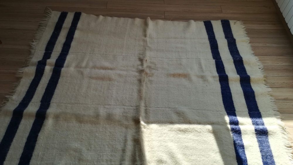 Вълнени черги, одяла и килими. Ръчно тъкани.