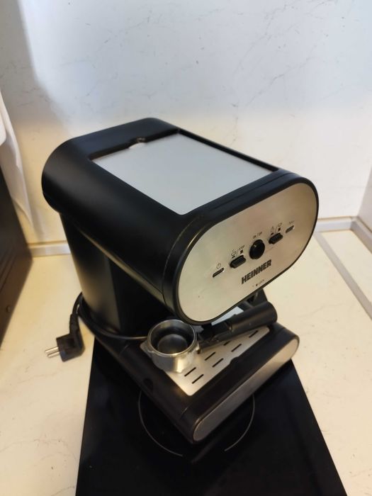 Кафе машина за еспресо Hainner Soft Cream HEM 250