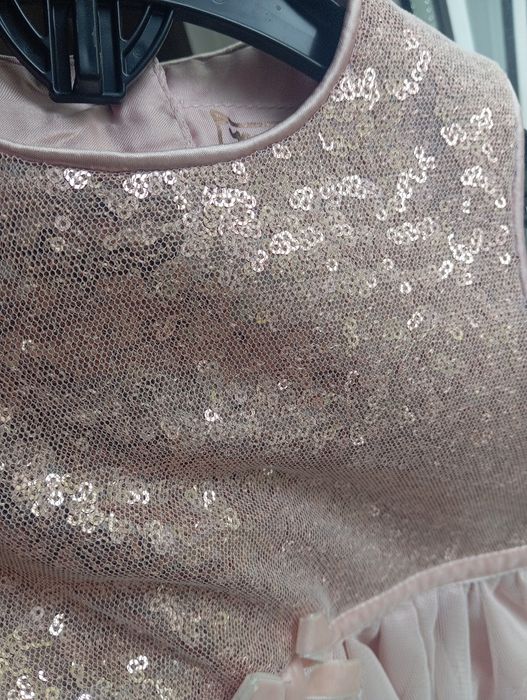 Продам платье на 1-2 года