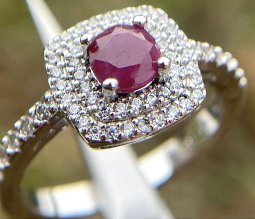 Сребърен пръстен с естествен рубин