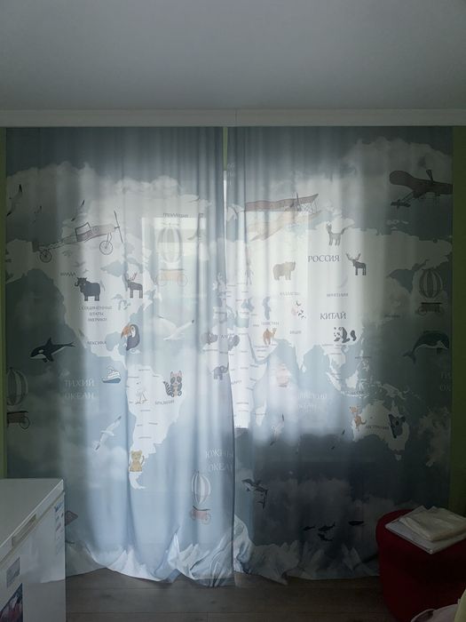 Продам шторы в детскую