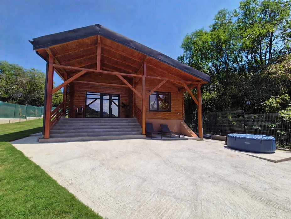 Luca's Chalet Ocnele Mari – Cabană Premium din Lemn, Închiriere Integrală