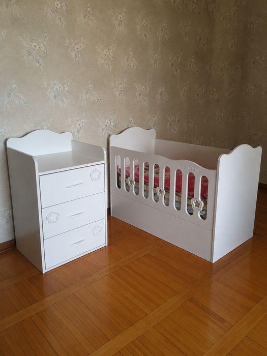 Продам детскую кроватку с шкофчиком