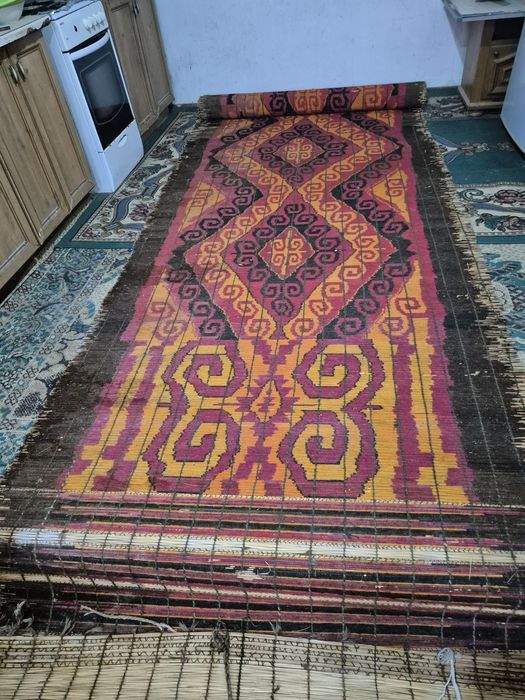 Басқұр ұлттық қолөнер лер сатылады