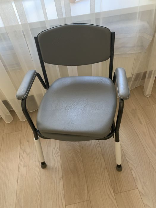 Санитарный стул  б/у