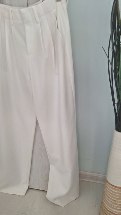 Pantaloni dama din stofă