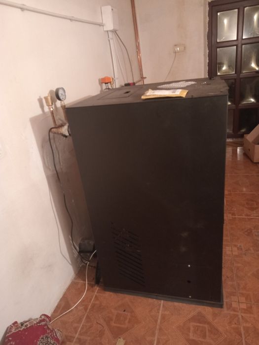 Vând centrala  pe peleti