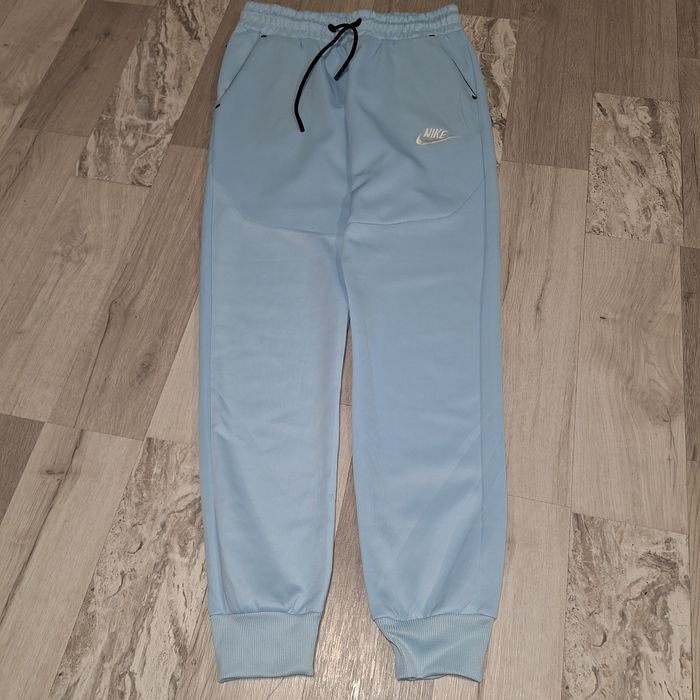 Pantaloni Nike mărimea XL
