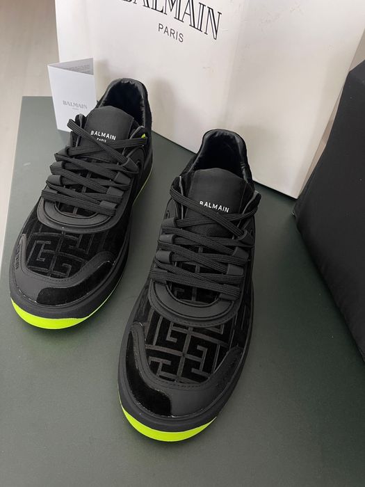 Adidasi colecție noua Balmain