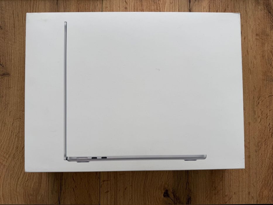 ЧИСТО НОВ MacBook Air 13" M5 Chip 10-CPU, 8-GPU, 16GB RAM, 512GB SSD