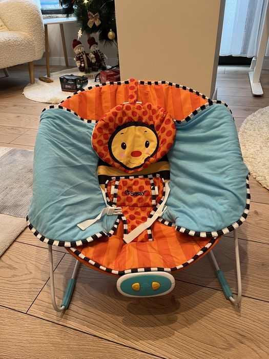 Люлеещ се бебешки шезлонг