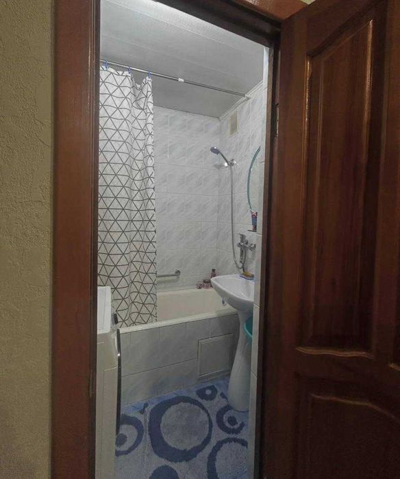 Продам 3-х ком в районе 8-й школы