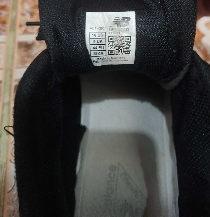 New Balance 9060 обувки 44 номер