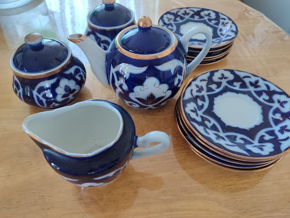 Продам чайный сервиз и ар .посуду