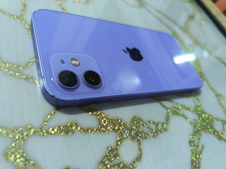 iPhone 12 baterie 81